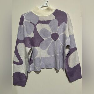 Super cute women’s sweater